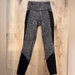 Women’s Lululemon Fit Physique Tight Leggings Black/White Size 4